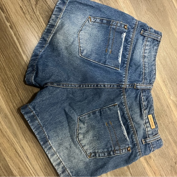 Jean shorts high wasted on size 26 - Picture 4 of 4